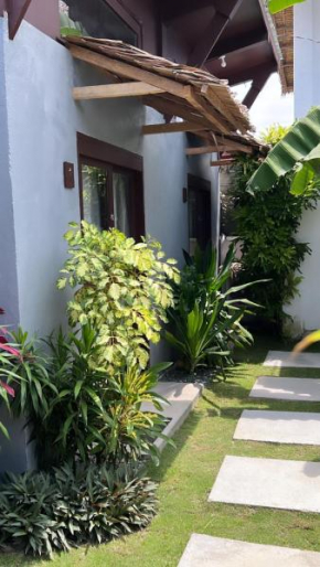 Yay Lodge SIARGAO, private room 2 with AC & hot shower and fast Starlink Wifi